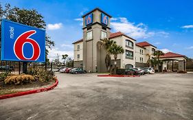 Motel 6 Spring Tx